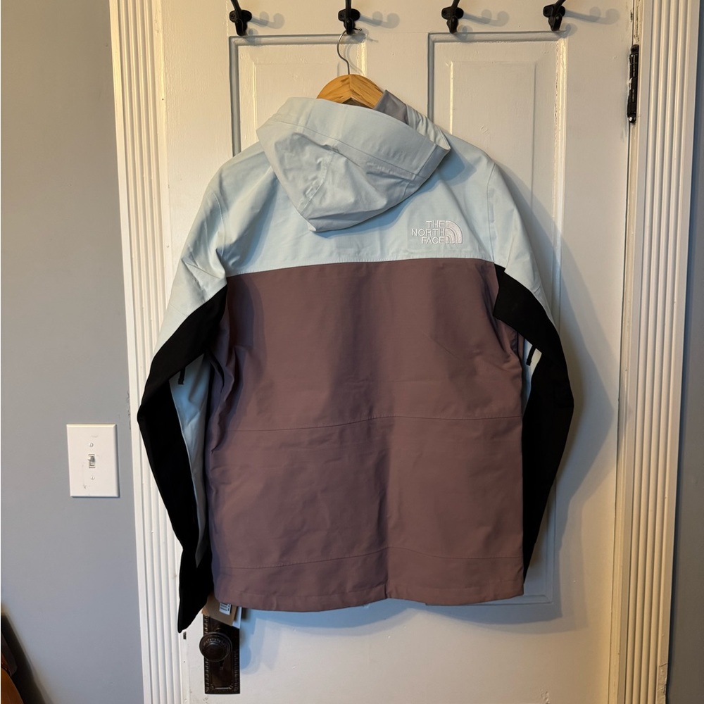 The North Face brand new with tags men’s ski jacket and bibs small - Picture 4 of 10